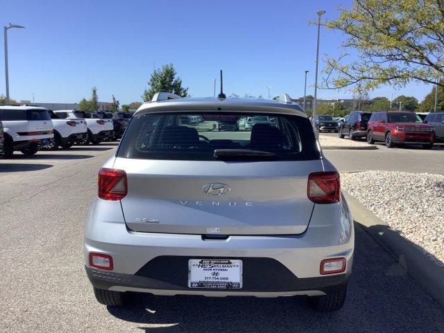 New 2026 Shimmering Silver Hyundai SEL image 6