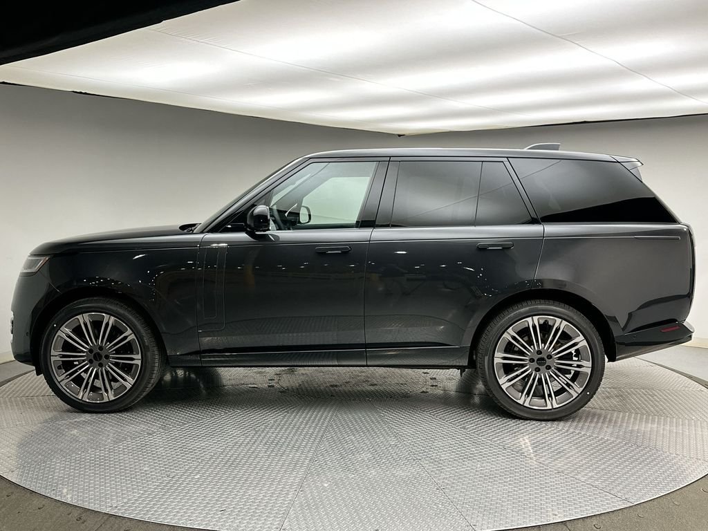 New 2026 Carpathian Grey Land Rover SE image 10