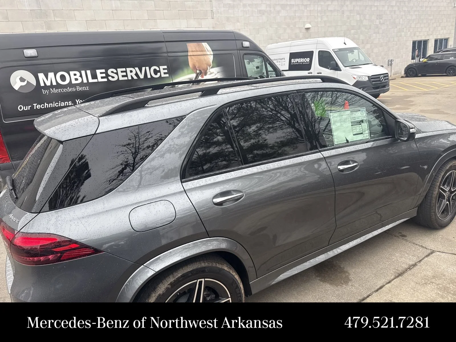 Used 2025  Mercedes-Benz  image 4