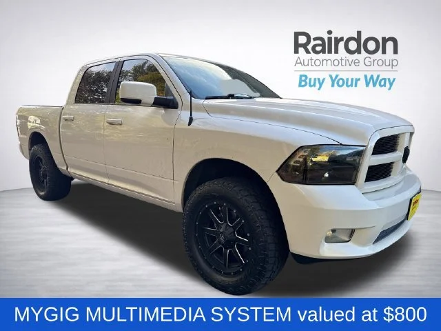 Used 2009 Stone White Clearcoat/Mineral Gray Met CC Dodge Sport image 4