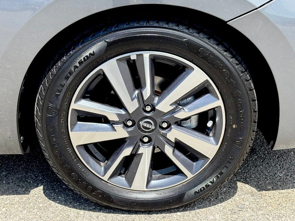 Used 2023 Gray Nissan 1.6 SV image 28