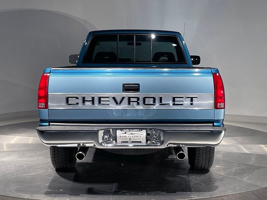 Used 1992  Chevrolet NA image 7
