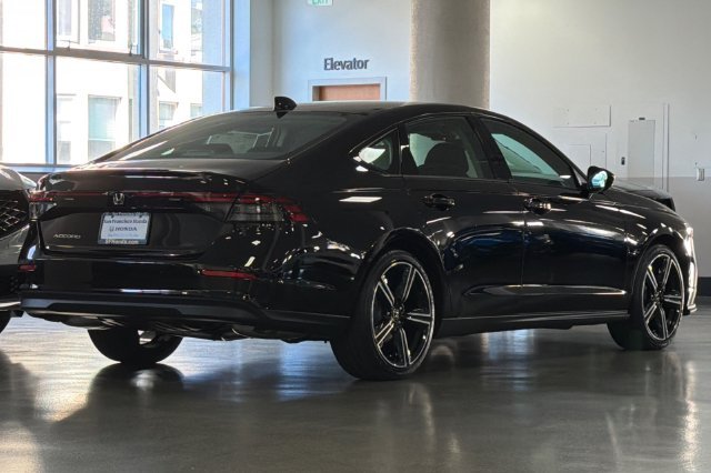 New 2026 Crystal Black Pearl Honda SE image 4
