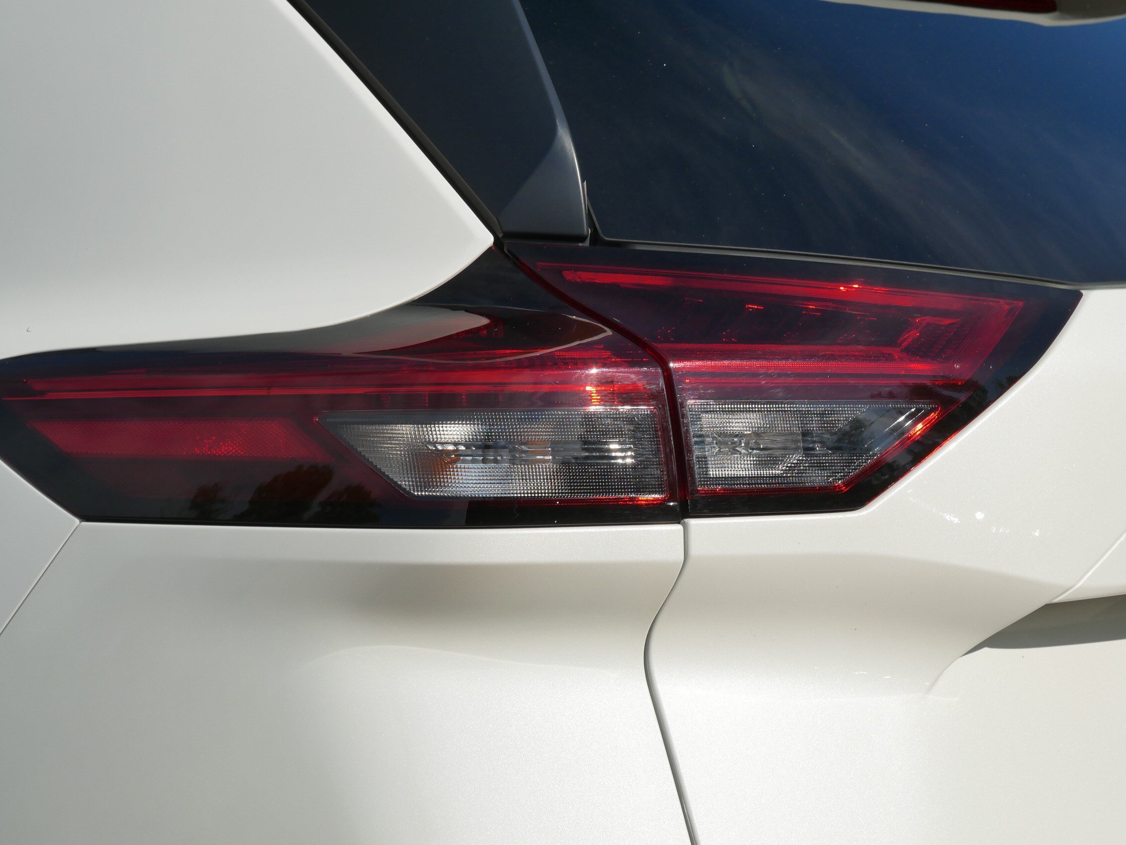 Certified Used 2023 Pearl White Tricoat Nissan SV image 17