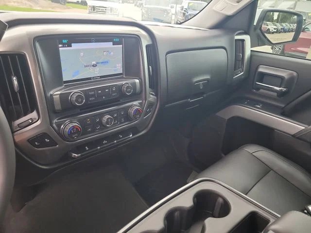 Used 2018 White Chevrolet LT image 21