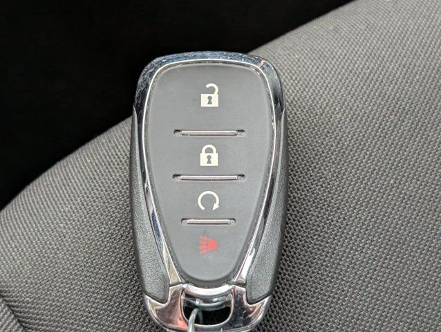 Used 2025 Gray Chevrolet LT image 28