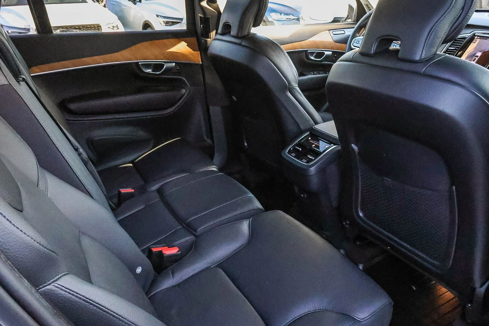 2023 Volvo XC90 Plus - Photo 17
