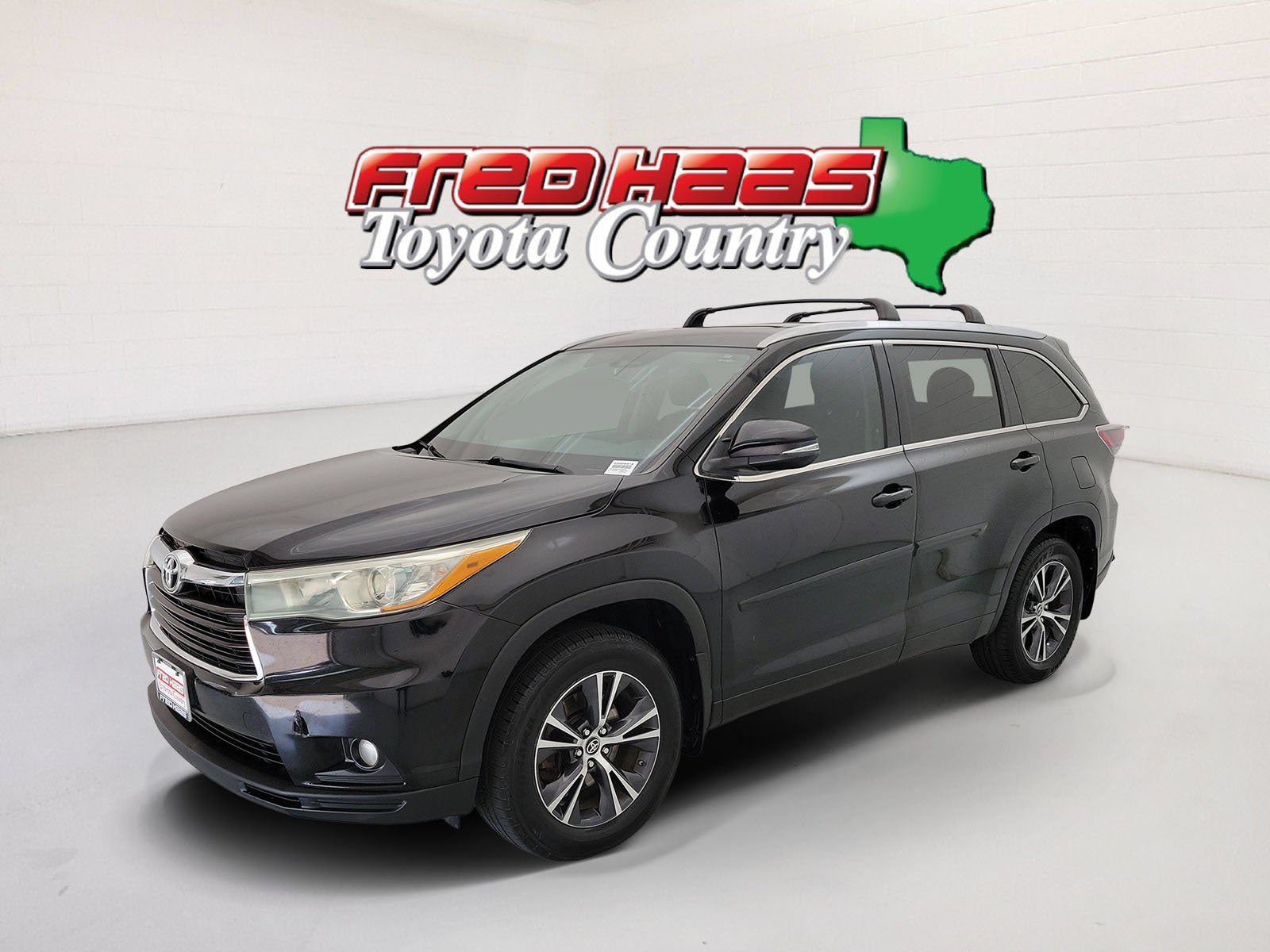 Used 2016 Midnight Black Metallic Toyota XLE V6 image 1