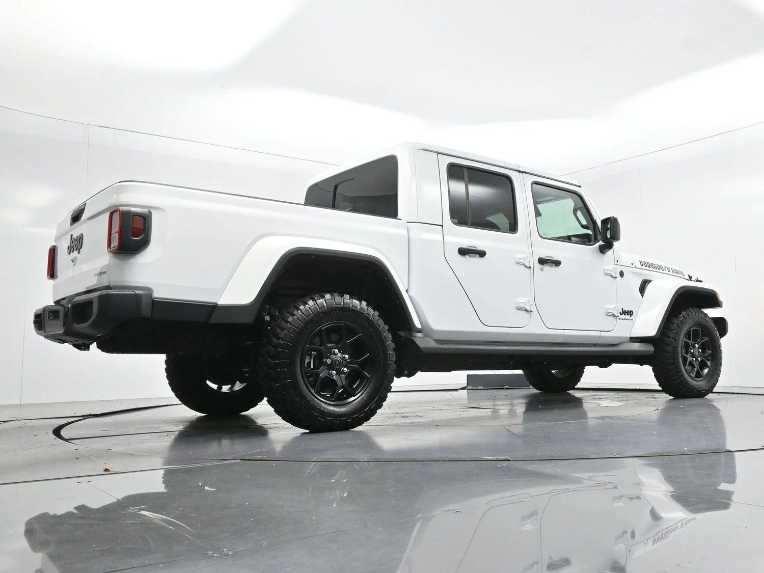 Used 2025 White Jeep High Tide image 44