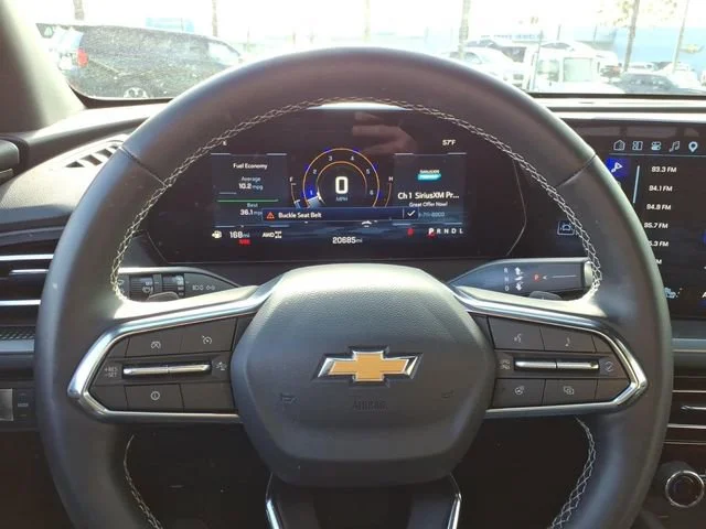 Used 2025 Summit White Chevrolet LT image 18