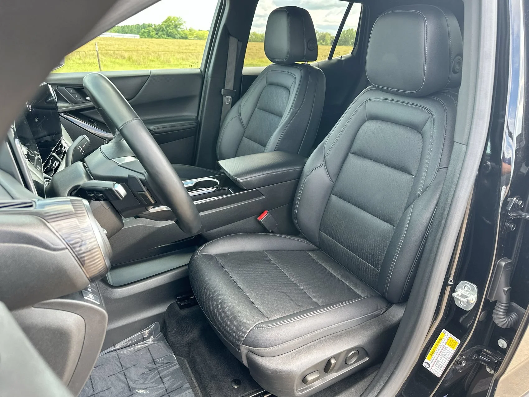 Used 2025 Mosaic Black Metallic Chevrolet FWD LT image 11