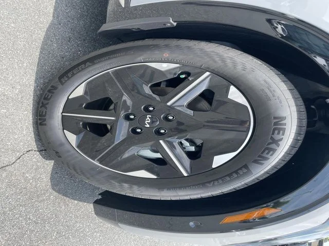 New 2026 Gray Kia Wind image 7