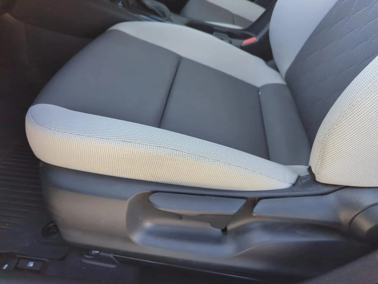 Used 2025 Underground Toyota LE image 11