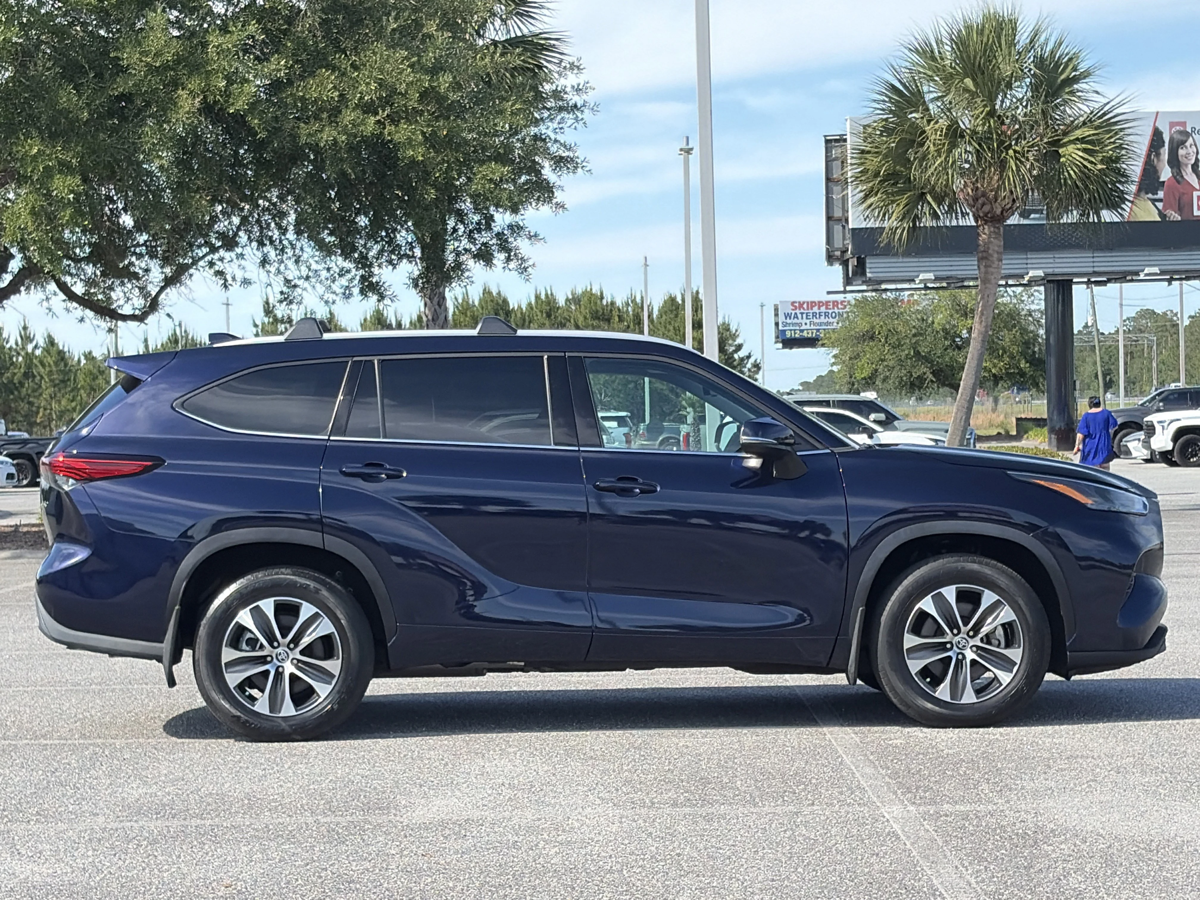 2022 Toyota Highlander XLE - Photo 35