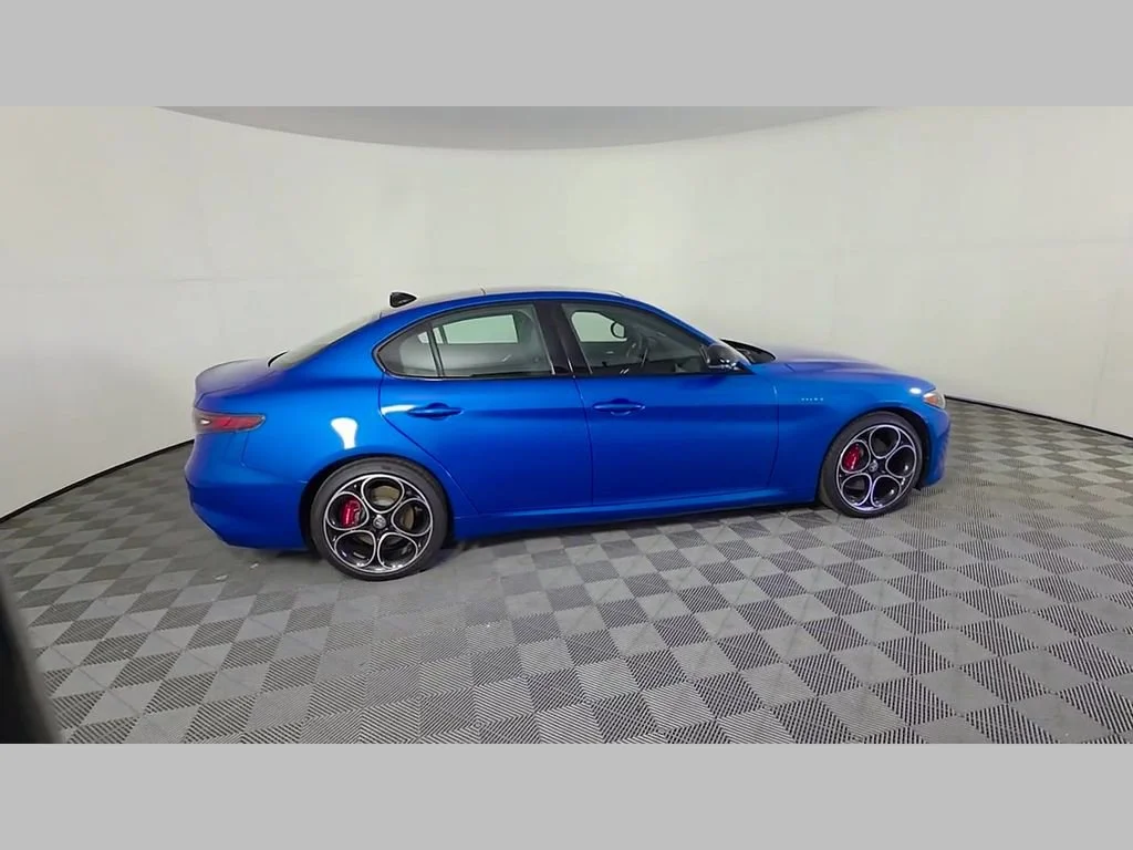 2025 Alfa Romeo Giulia Base - Photo 29