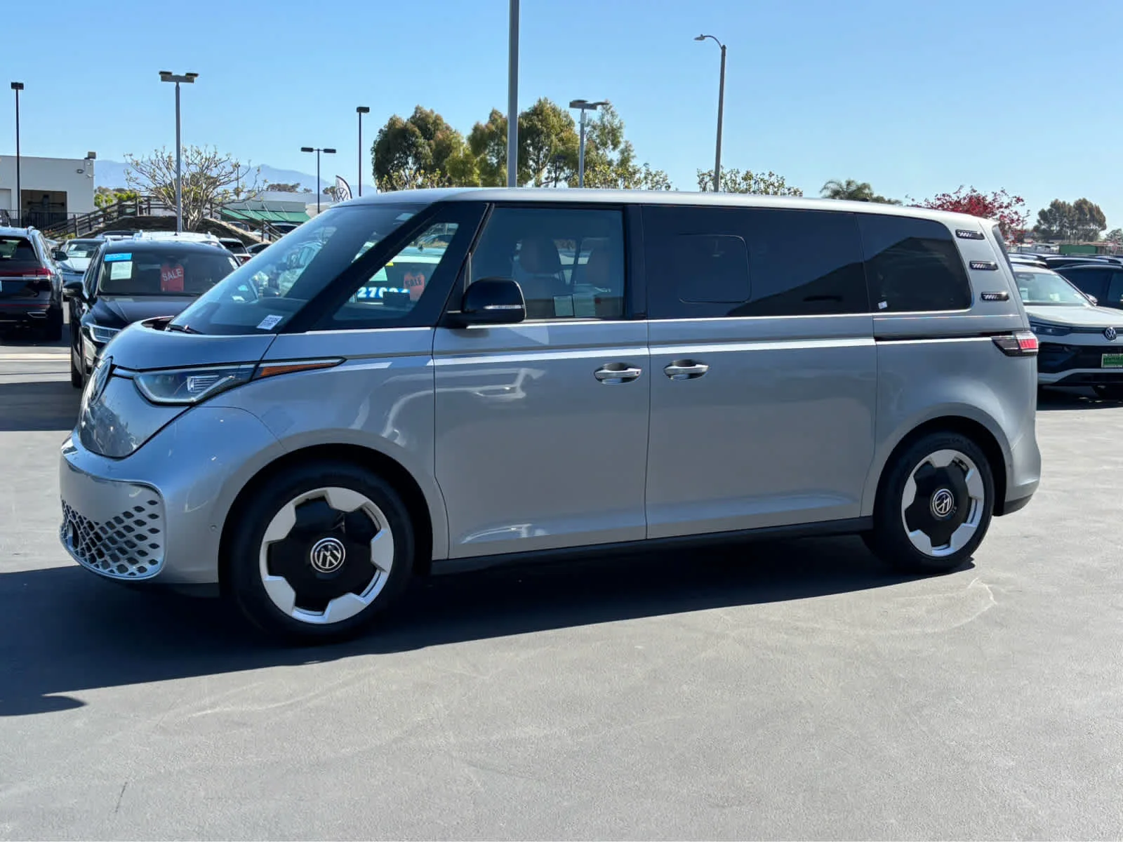 New 2025 Metro Silver Metallic Volkswagen Pro S image 22