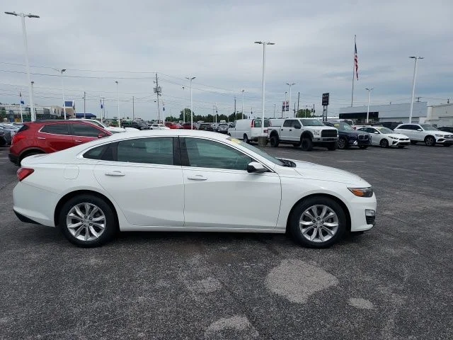 Used 2019 White Chevrolet LT image 2
