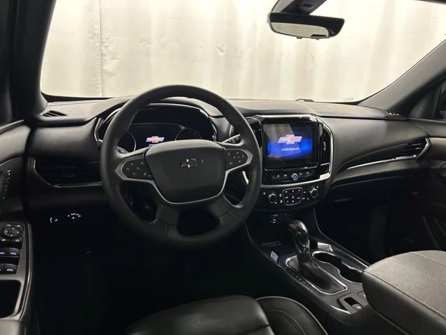 Used 2022 White Chevrolet Premier image 23