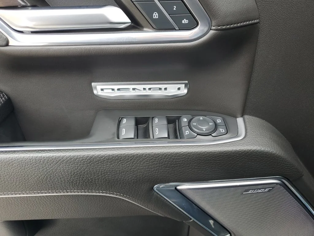 Used 2024  GMC Denali image 28