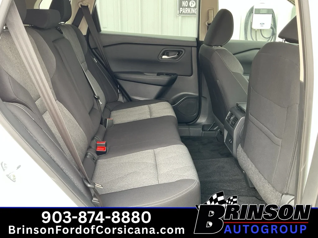 Used 2025 Everest White Pearl Nissan SV image 21
