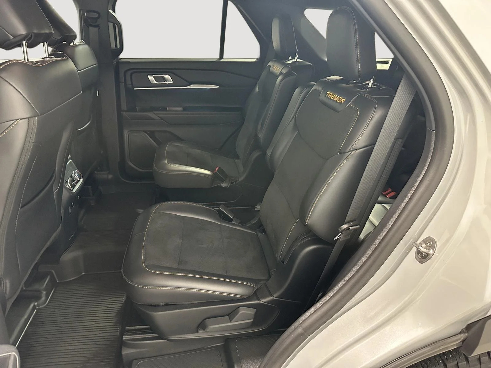 Used 2026 Space White Metallic Ford Tremor image 19