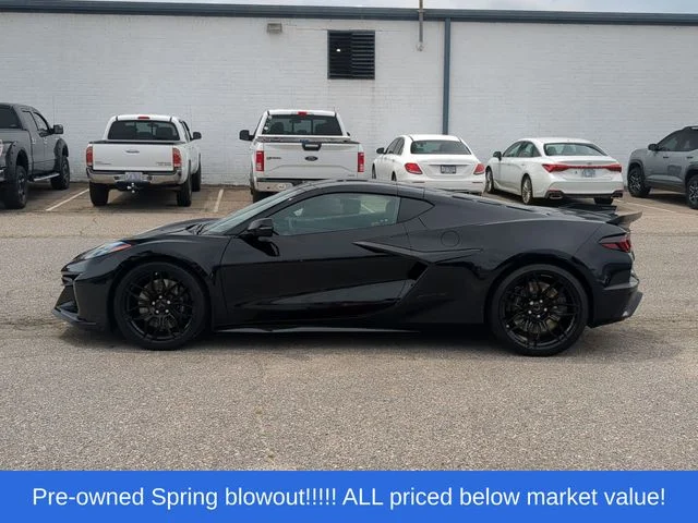 Used 2025 Black Chevrolet Z06 image 10