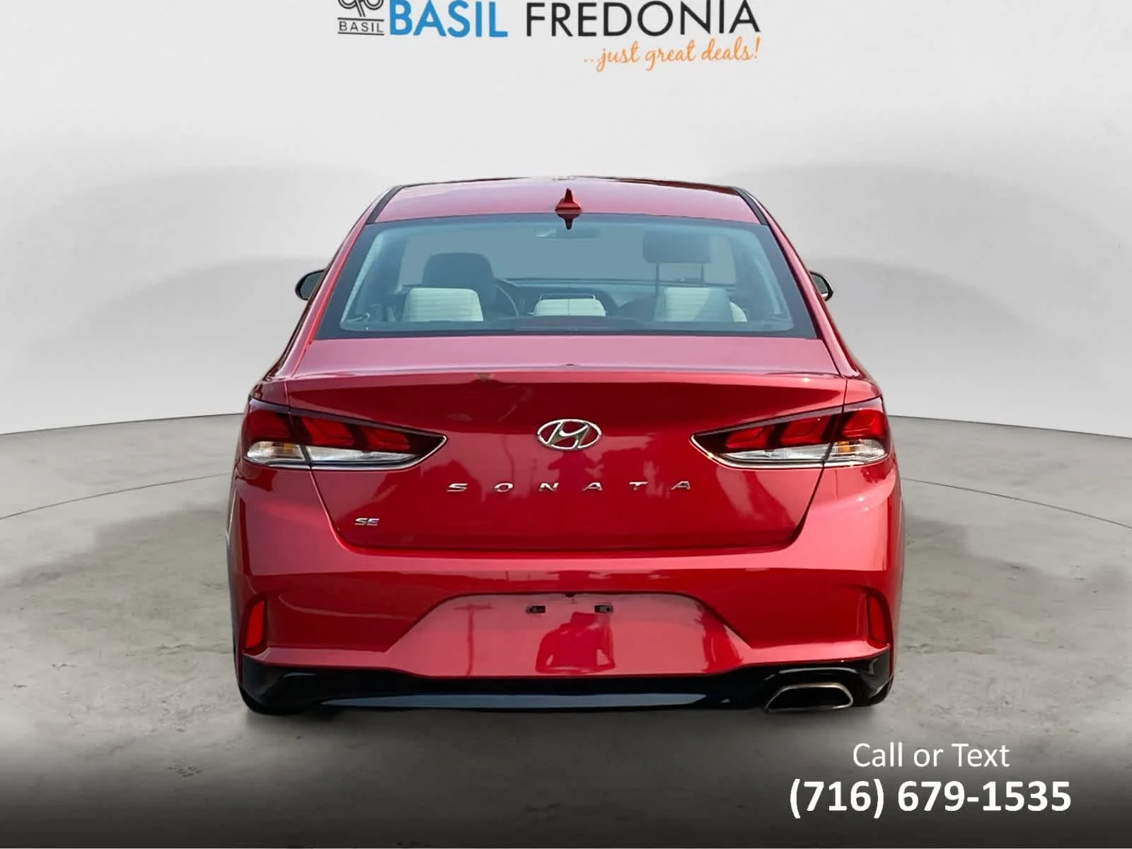 Used 2019 Scarlet Red Hyundai SE image 8