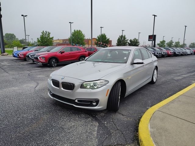 Used 2015 Silver BMW 528i xDrive image 3