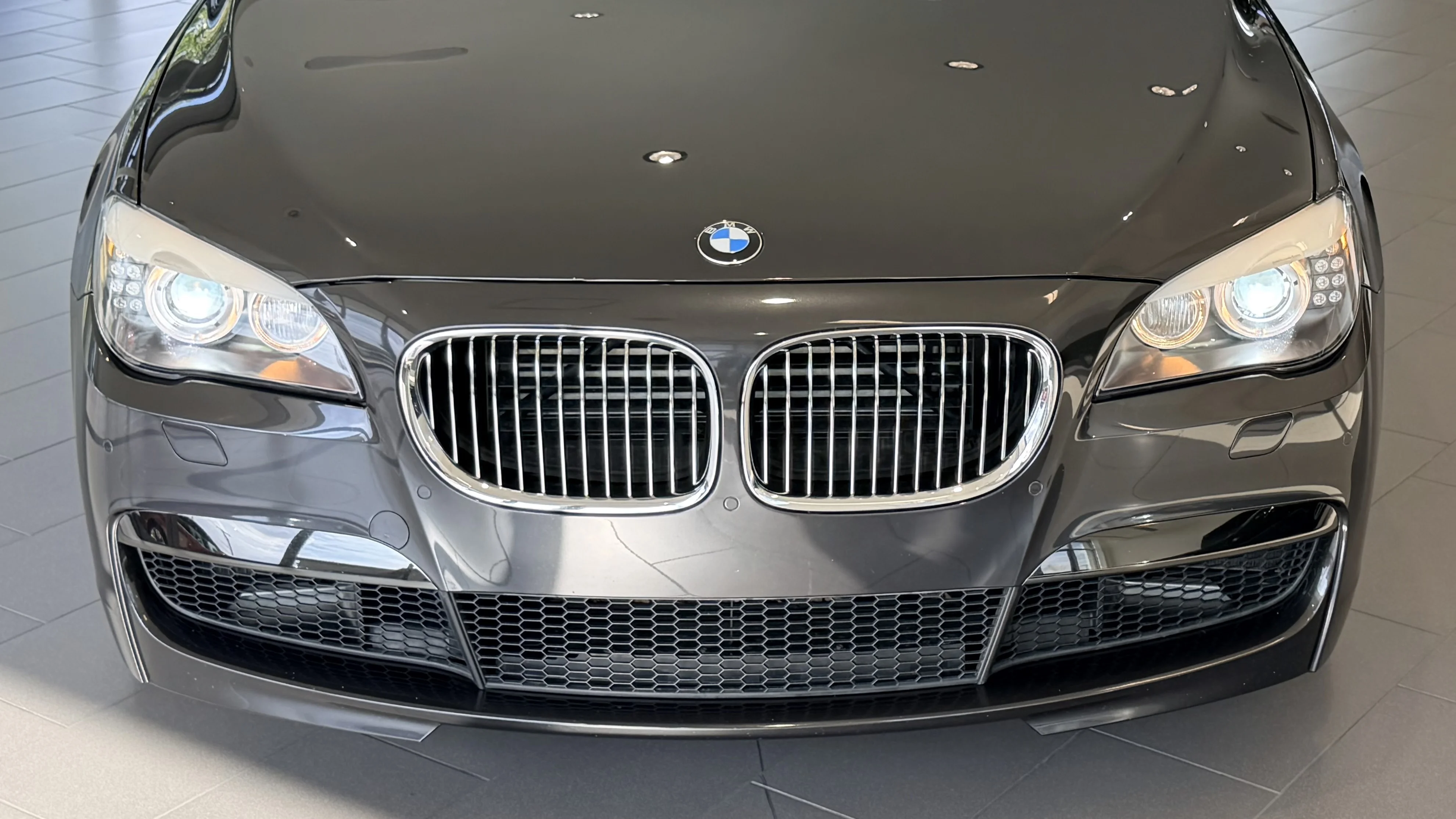 Used 2012 GRAY BMW 750i image 5