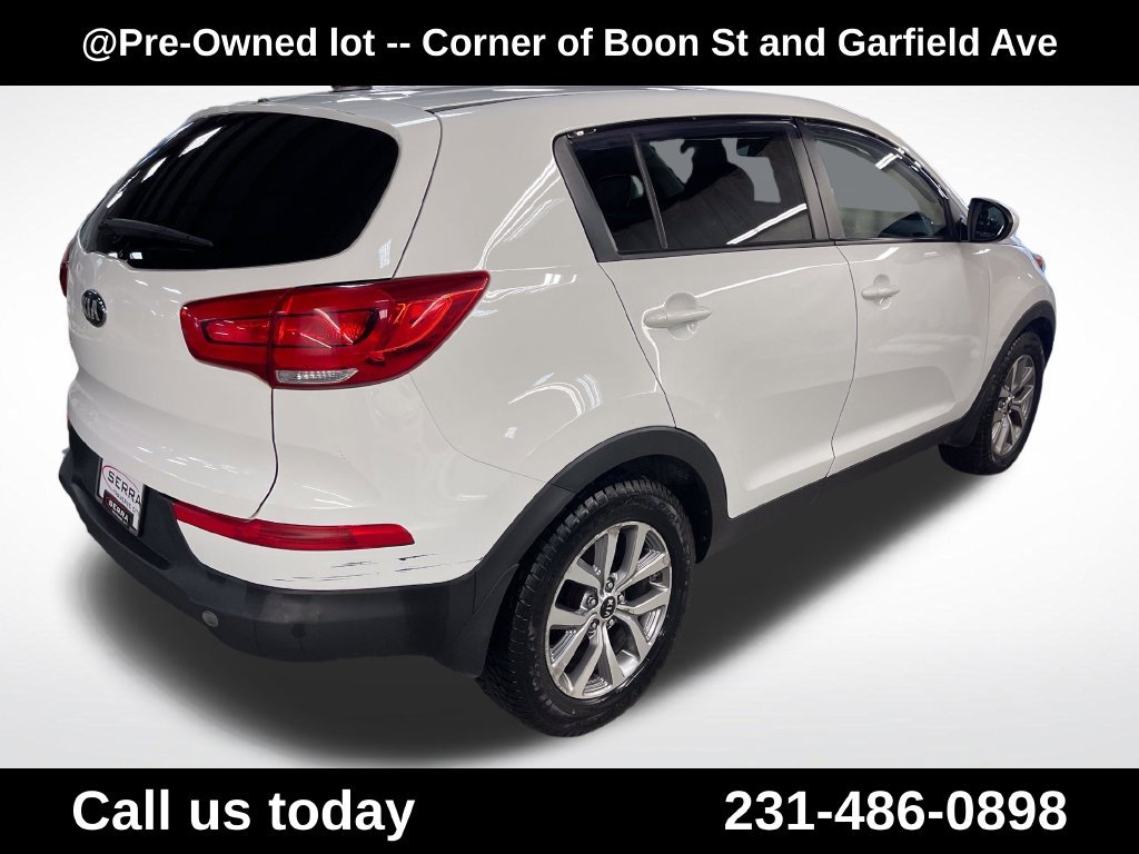 Used 2016 White Kia LX image 5