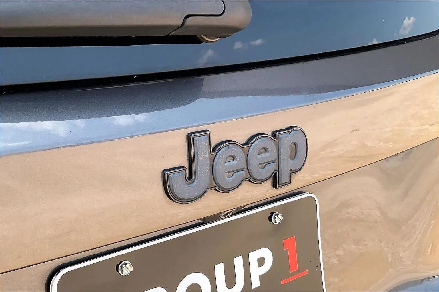 Used 2016 Granite Crystal Metallic Clearcoat Jeep Trailhawk image 31