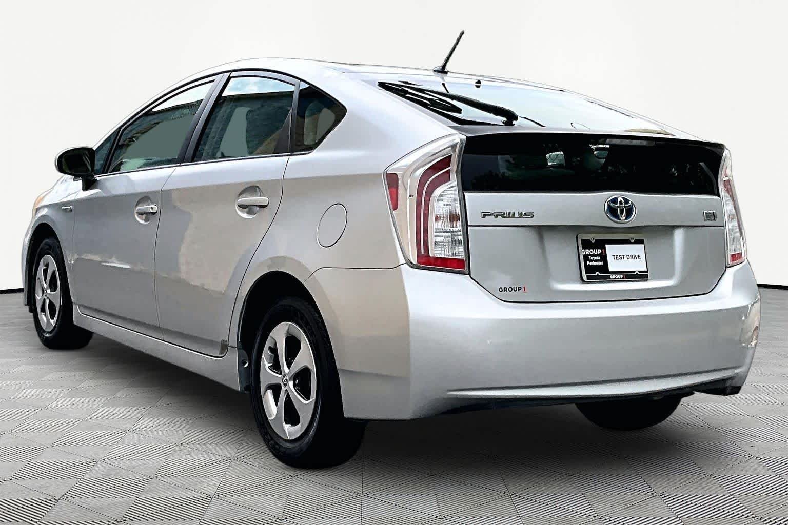 Used 2013 Classic Silver Metallic Toyota Two image 12