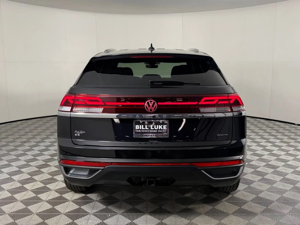 Certified Used 2025 Black Volkswagen 2.0T SE w/Technology image 9