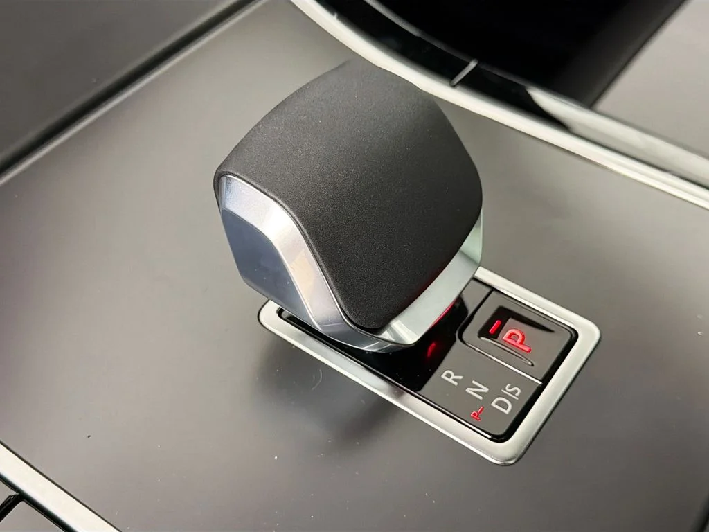 New 2026 Varesine Blue Land Rover S image 17
