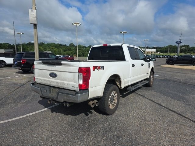 Used 2019 White Ford XL image 3