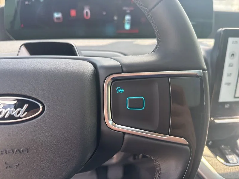 New 2025 Star White Metallic Tri-Coat Ford TREMOR® image 38