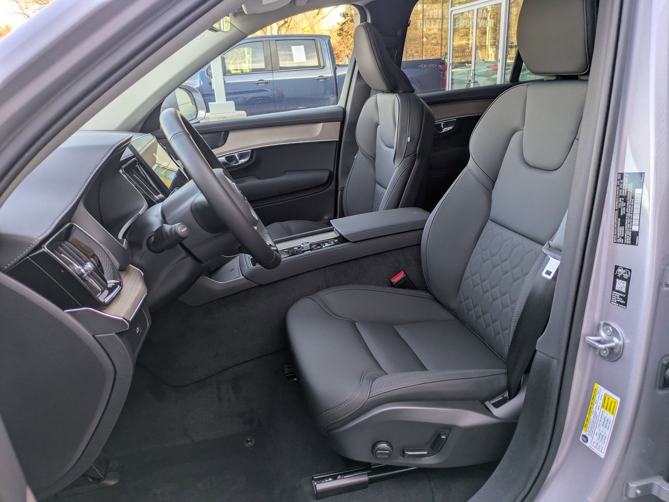 2026 Volvo XC90 Plus - Photo 15