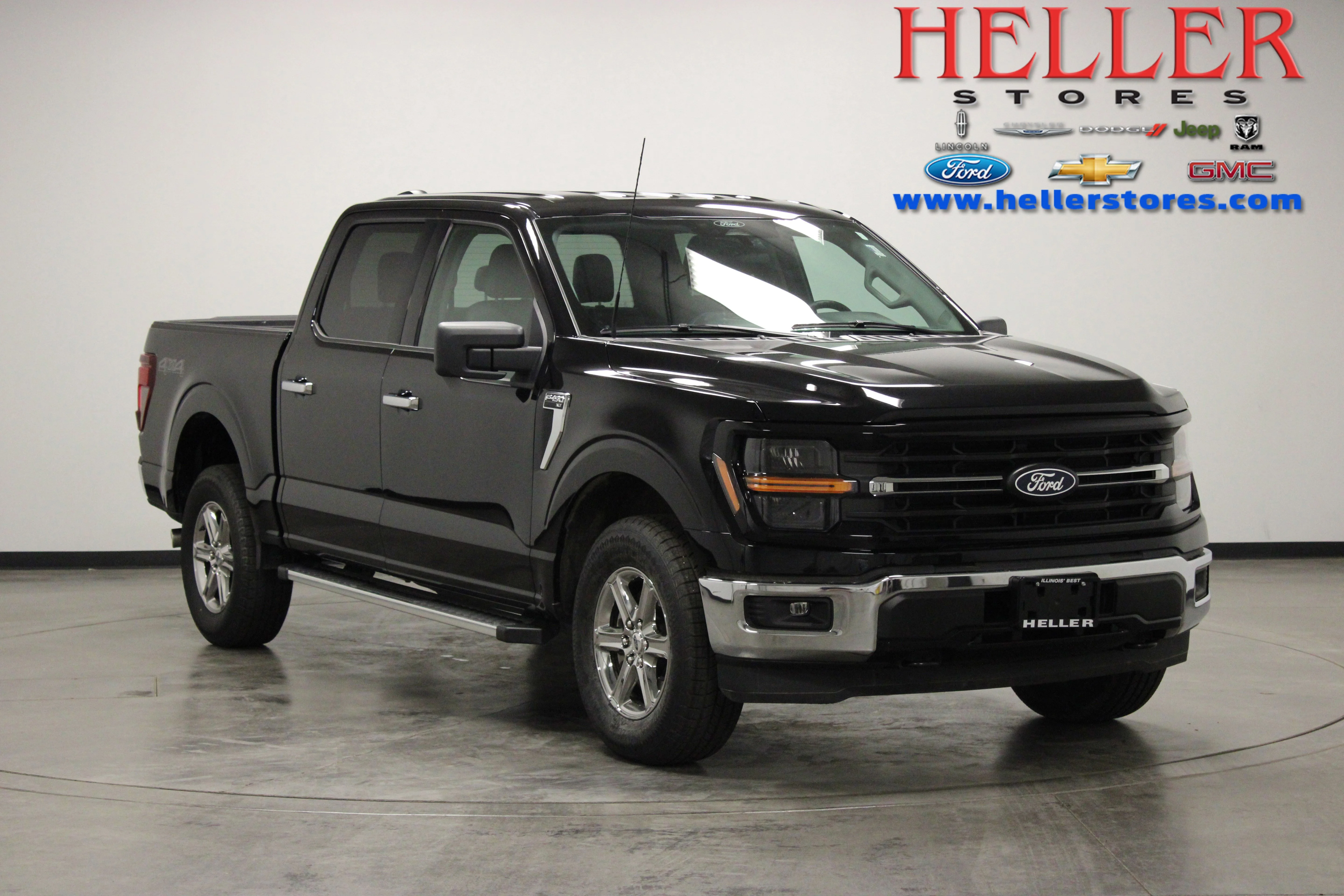 Used 2025 Agate Black Metallic Ford XLT image 1
