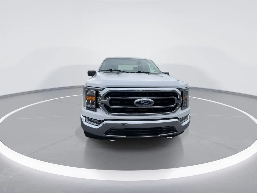 Used 2021 White Ford XLT image 3
