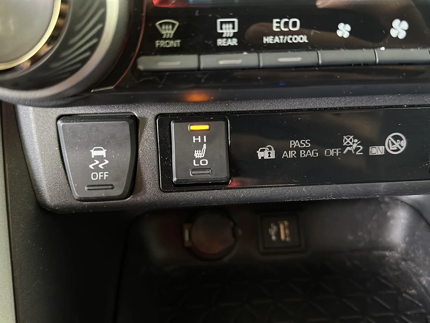 Used 2024 Ruby Flare Pearl Toyota XLE Premium image 9