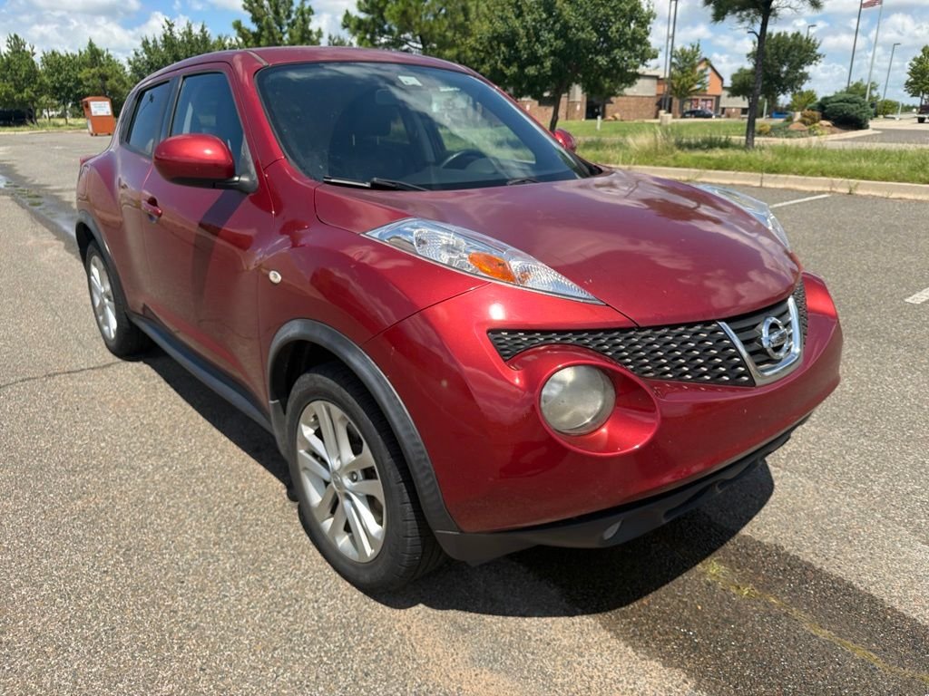 Used 2013 Red Nissan SL image 3