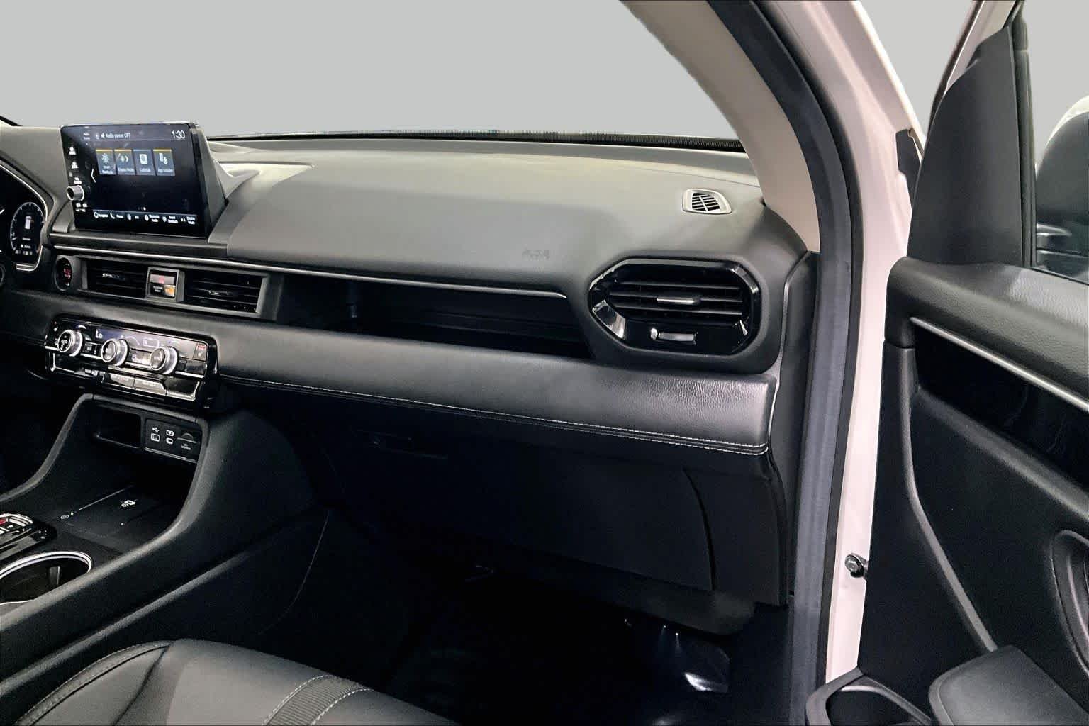 Used 2025 Platinum White Pearl Honda Touring image 18