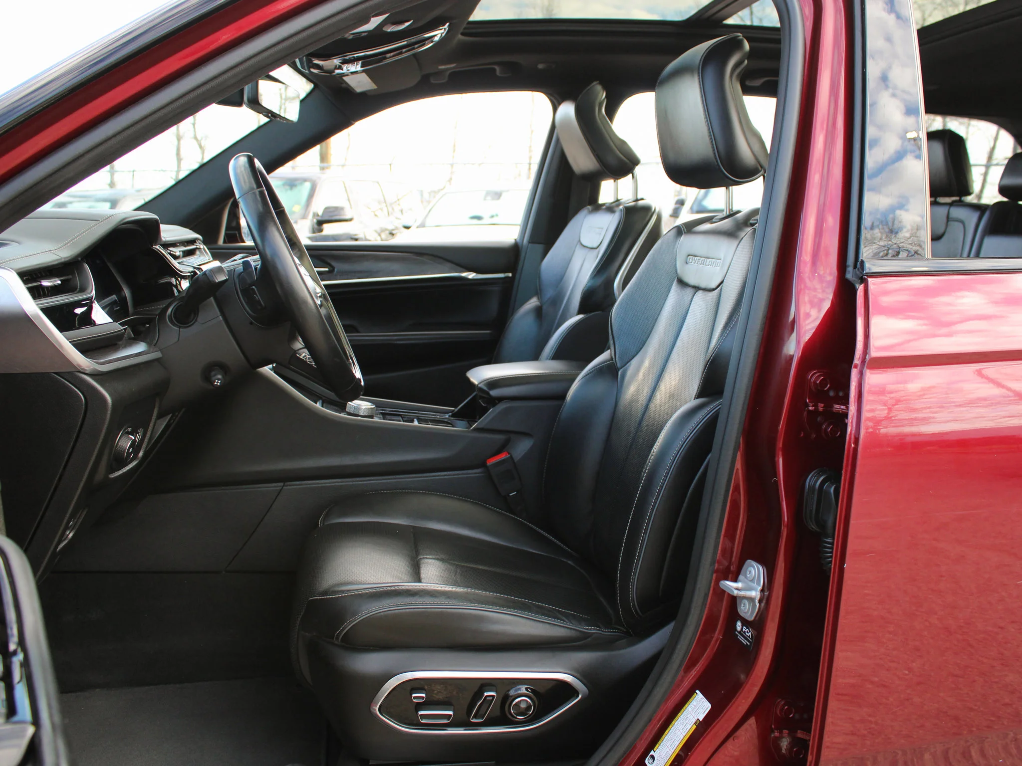 Certified Used 2023 Red Jeep Overland * No Accidents | V6 | Apple CarPlay | Massage Seats | Night Vision | Adaptive Cruise image 3