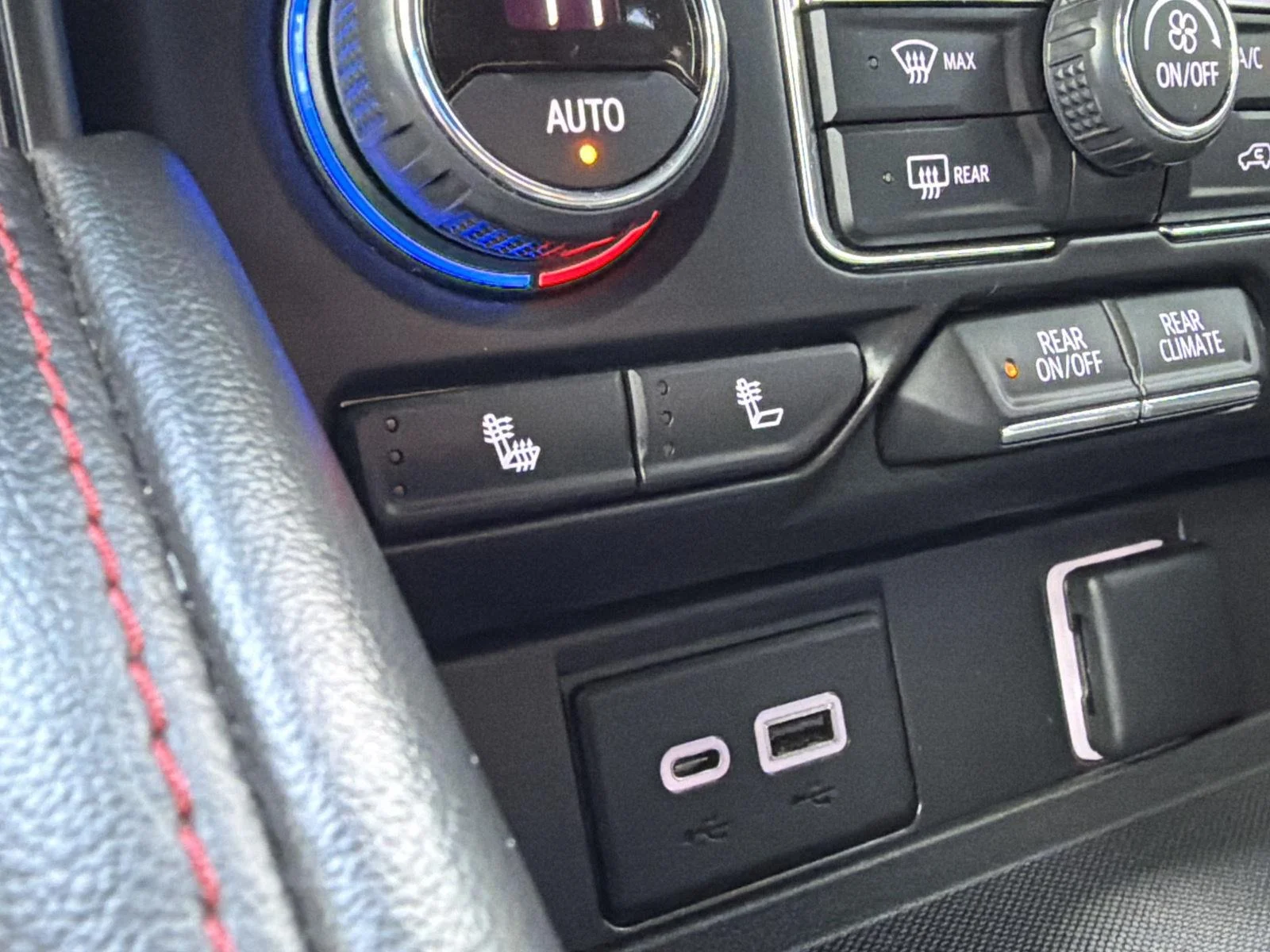 Used 2022 SUMMIT WHITE Chevrolet RST image 30