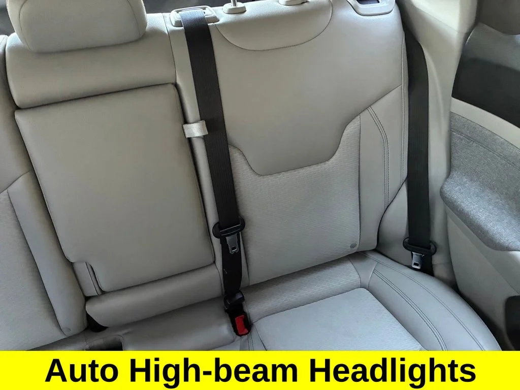 Used 2022 Red Jeep Latitude image 15