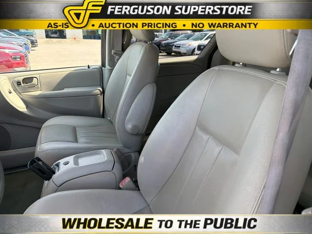 Used 2006 Gold Chrysler Touring image 18