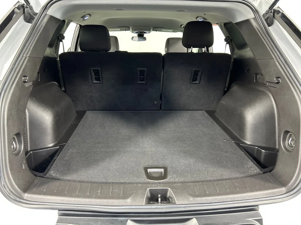 Used 2022 White Chevrolet LT image 19