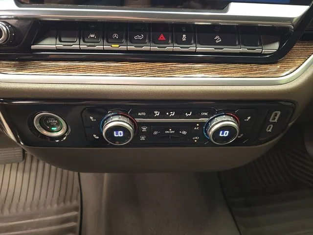 Used 2024 Metallic GMC SLE image 27