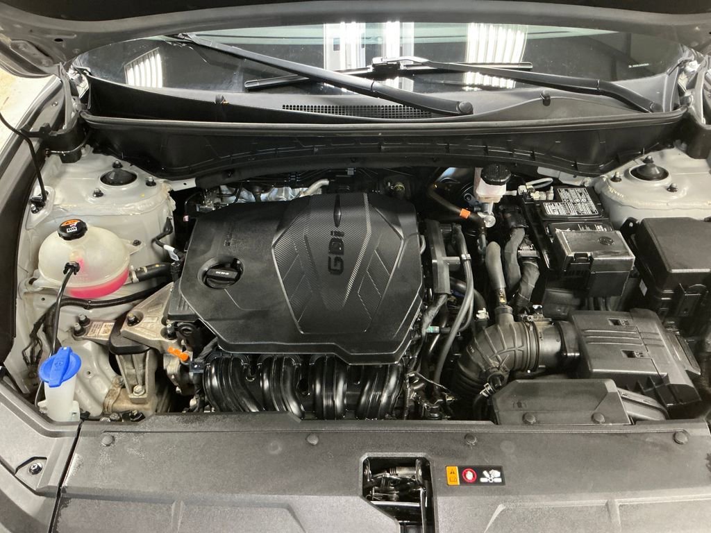 Used 2024  Hyundai SEL image 3