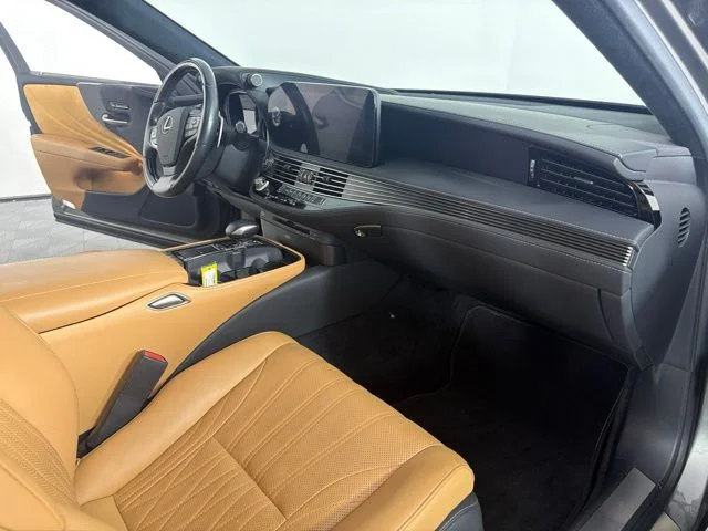 Used 2022 Silver Lexus 500 Base image 23